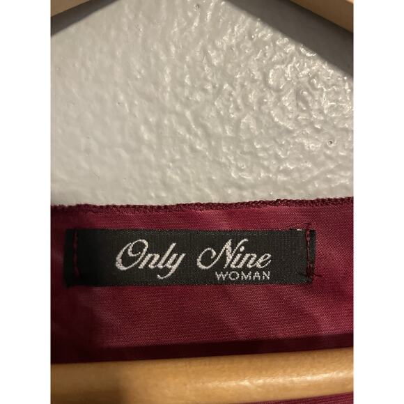 Only Nine Womens Top Size 1X Maroon Burnout Floral Embroidered Sequin Whimsigoth - Picture 4 of 8